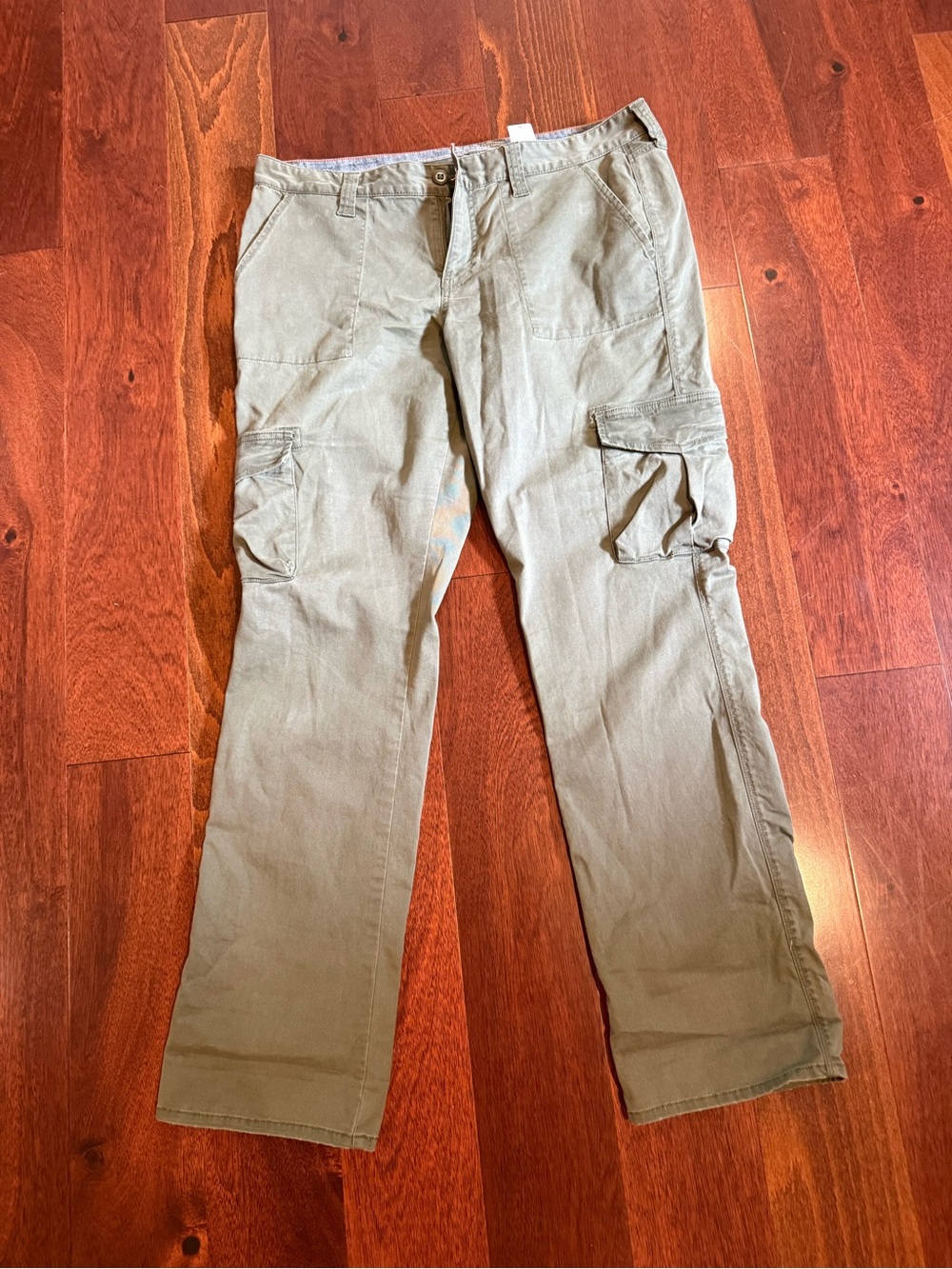 Lucky Brand women’s Cargo Pants in Olive Green